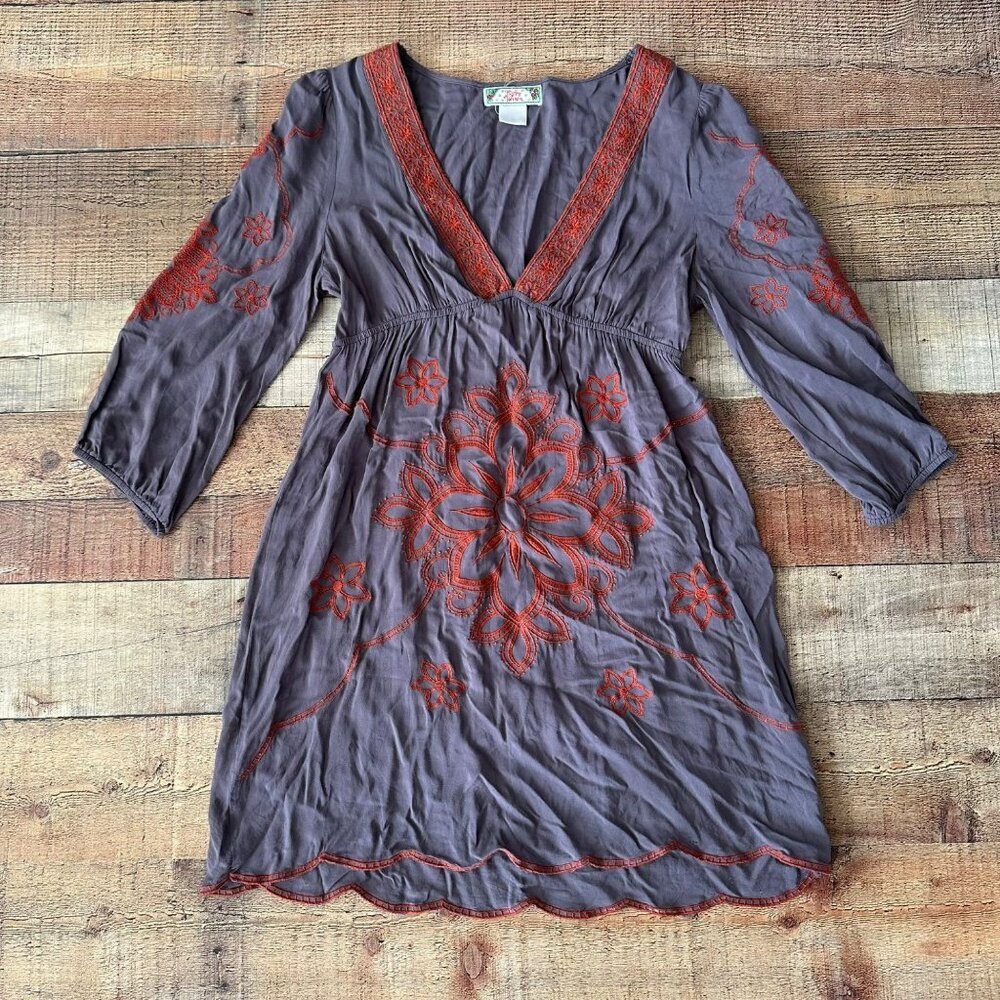 Flying Tomato Gray & Red Embroidered V-Neck Tunic Dress With 3/4 Sleeves